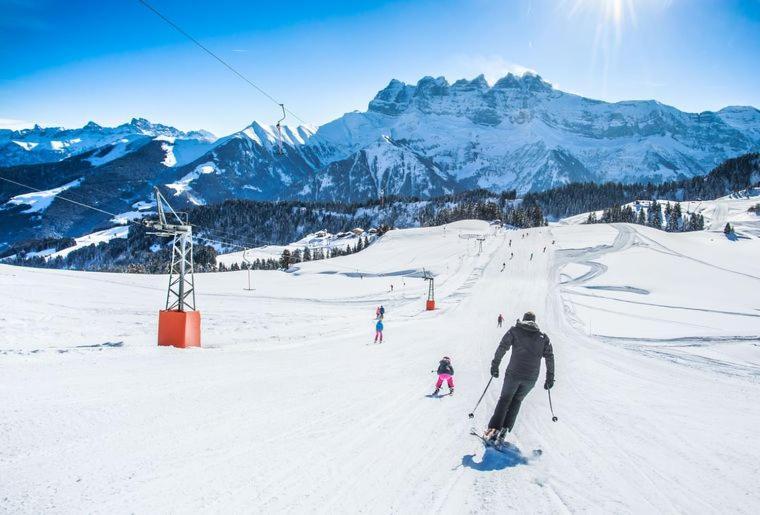 Auberge de jeunesse Backpacker Le Petit Baroudeur à Champéry Extérieur photo