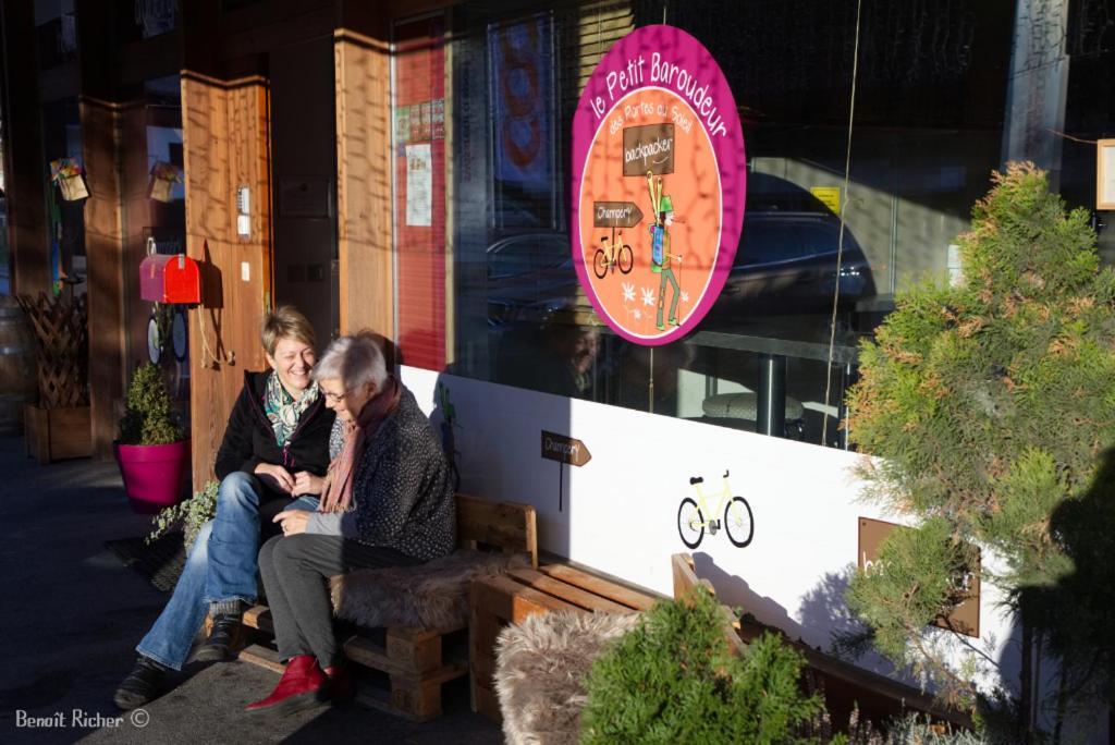 Auberge de jeunesse Backpacker Le Petit Baroudeur à Champéry Extérieur photo