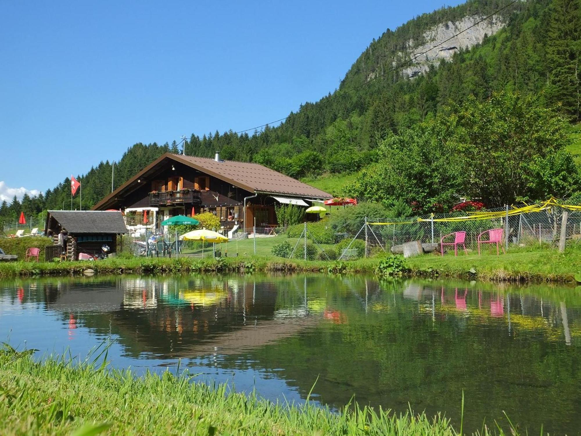 Auberge de jeunesse Backpacker Le Petit Baroudeur à Champéry Extérieur photo